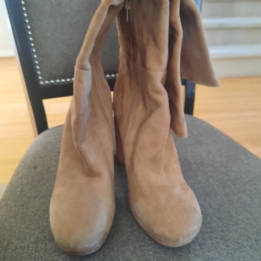 NWOT Steve Madden Marcello Suede tall boots in Sand, size 9.5